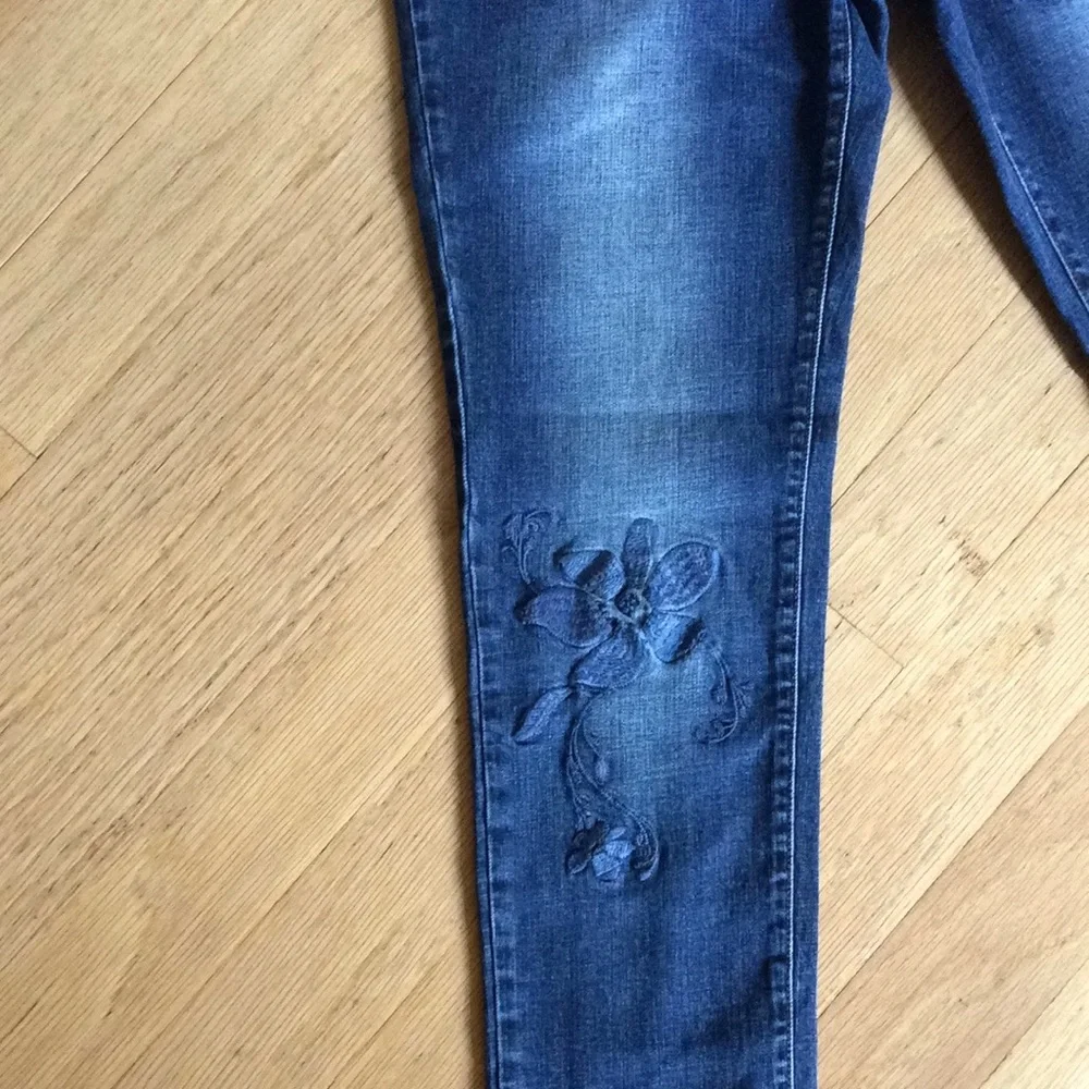 EUC Eric skinny jeans w/blue floral embroidery - Picture 5 of 12